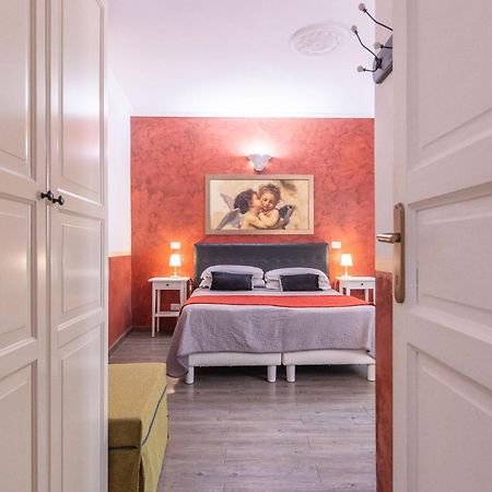 Room In Bb - Family Room In History House Рим Екстериор снимка