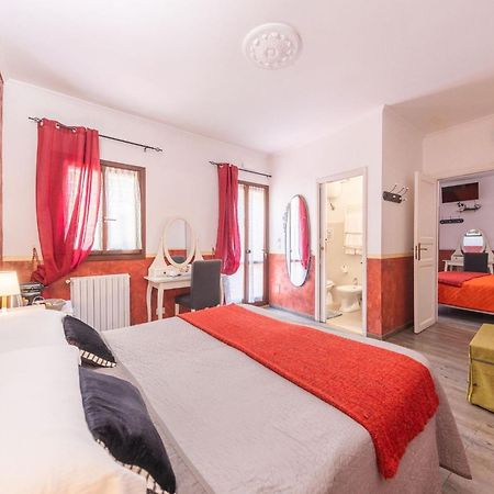 Room In Bb - Family Room In History House Рим Екстериор снимка