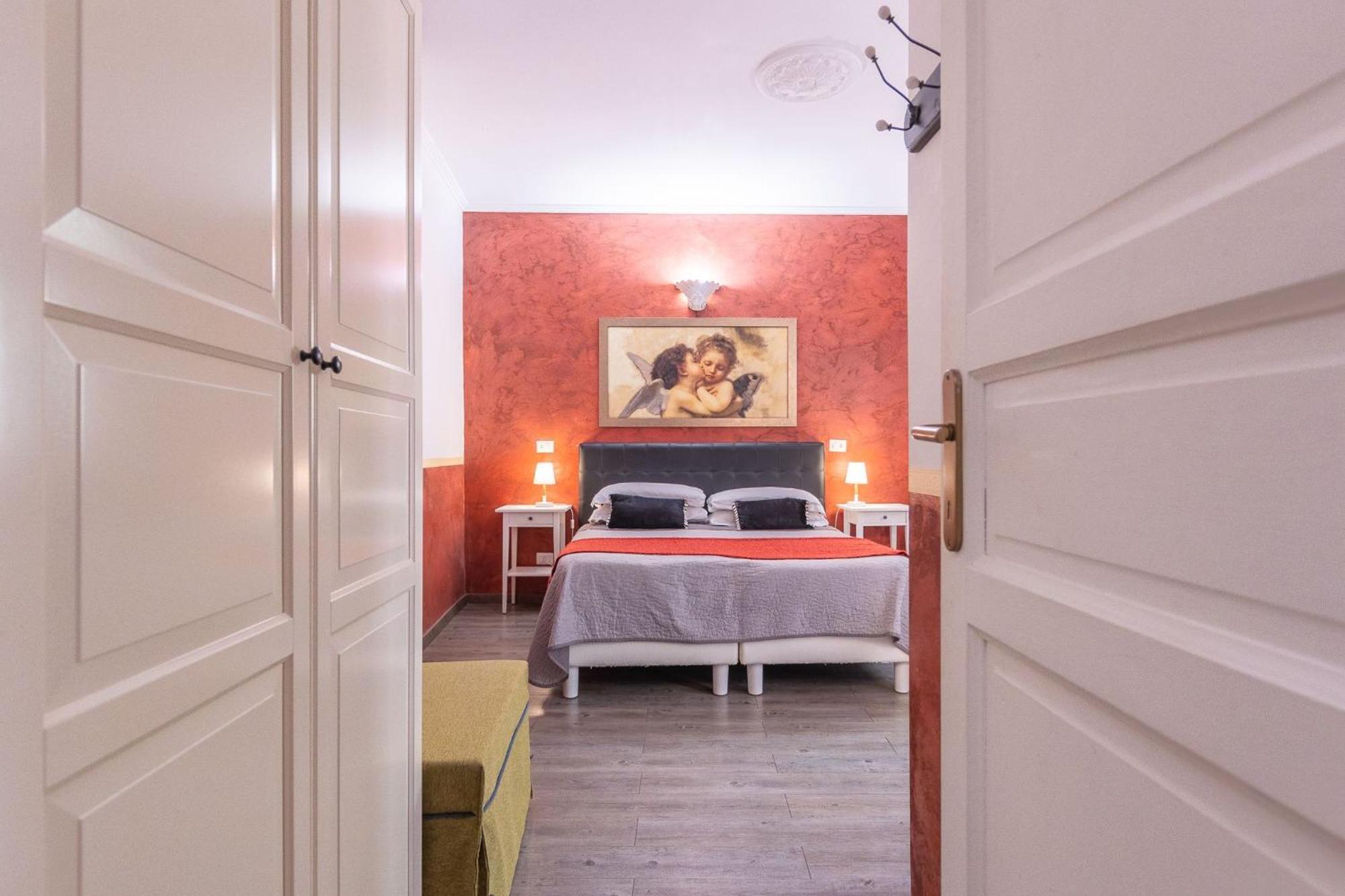 Room In Bb - Family Room In History House Рим Екстериор снимка