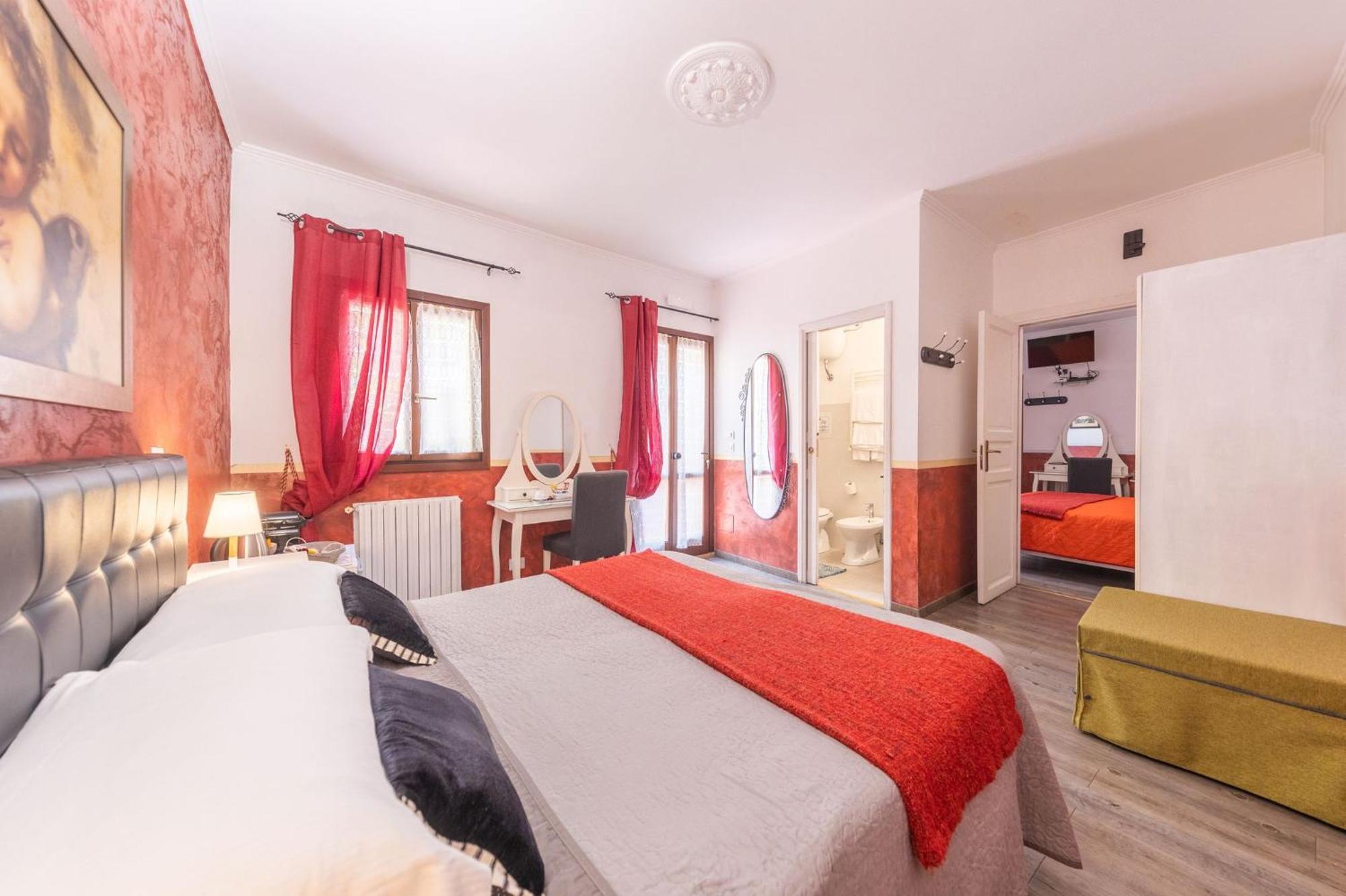 Room In Bb - Family Room In History House Рим Екстериор снимка